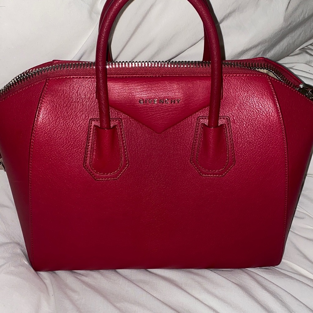 Givenchy medium Antigona burgundy color